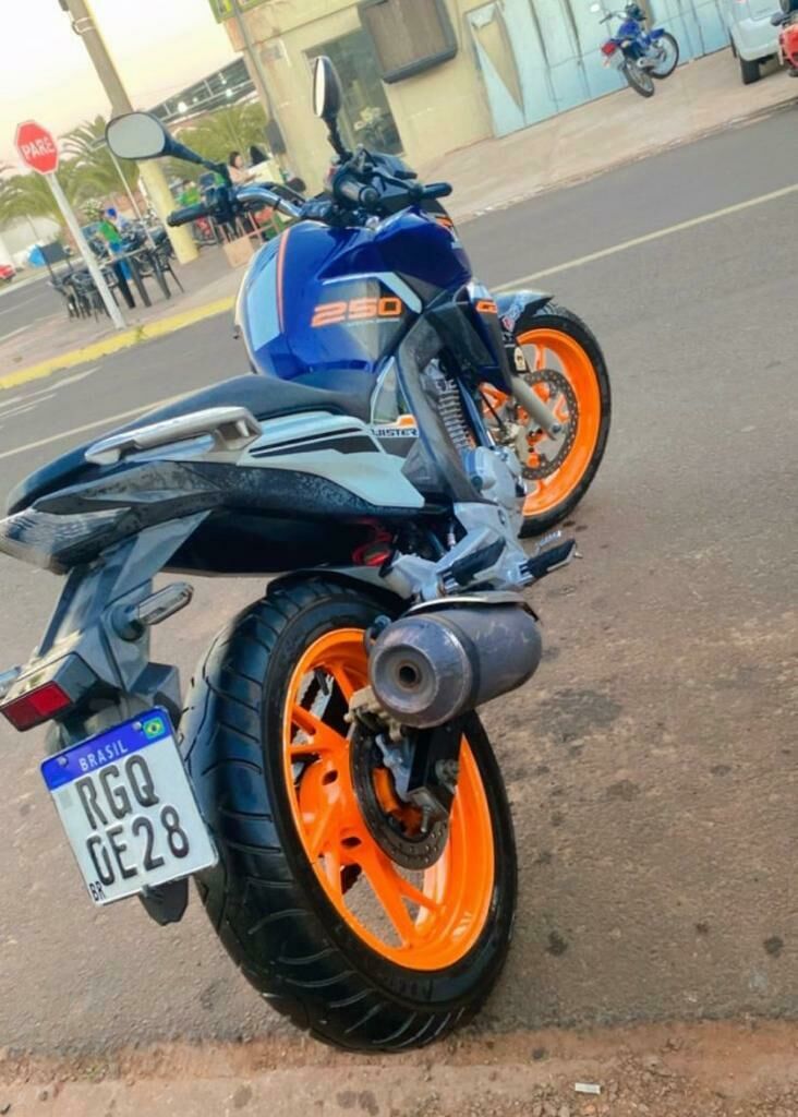Imagem de compartilhamento para o artigo Mãe de estudante de agronomia lamenta o furto de moto rara em Costa Rica neste fim de semana da MS Todo dia